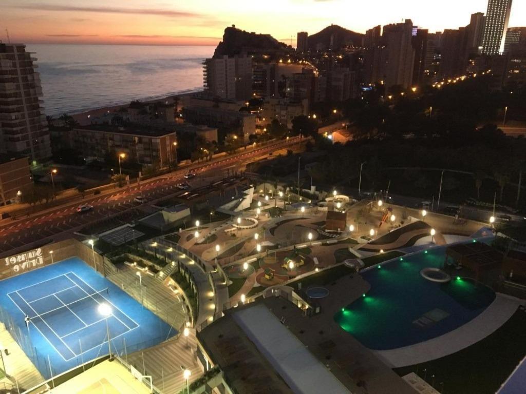 شقة Sunset Drive, Cerca De La Playa Poniente بينايدورم المظهر الخارجي الصورة